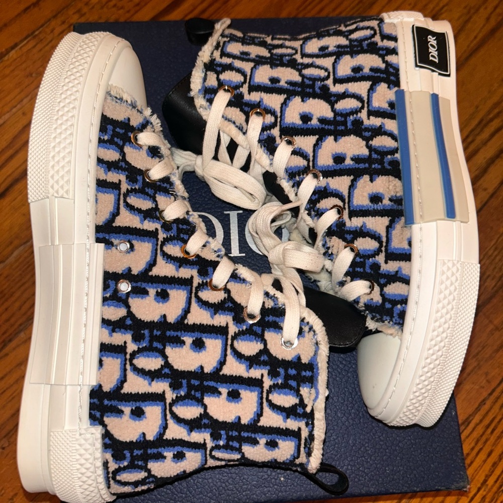 Dior B23 High
Beige Black Navy tapestry